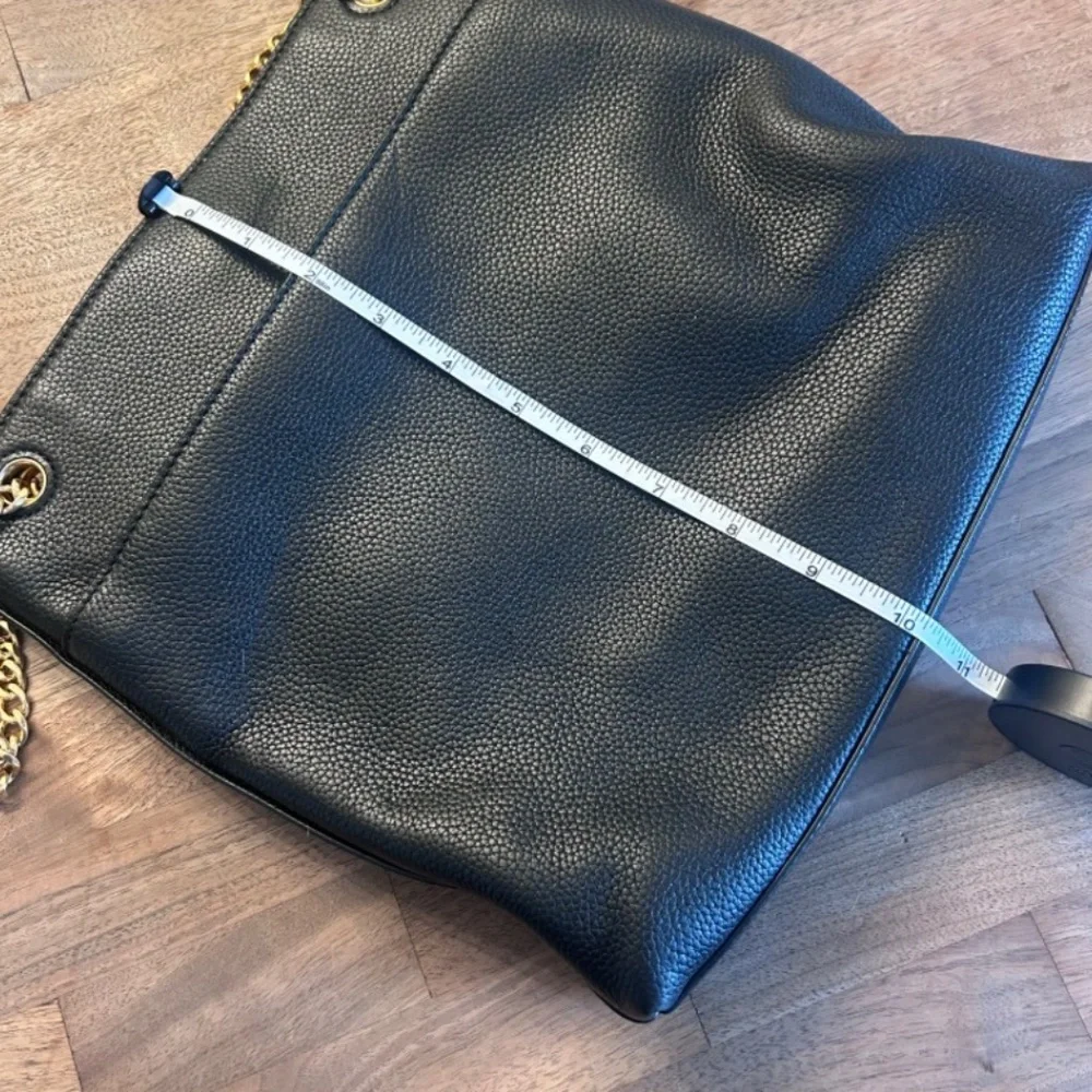 TORY BURCH | Black Carson SwingPack Leather Crossbody Bag - Picture 12 of 13